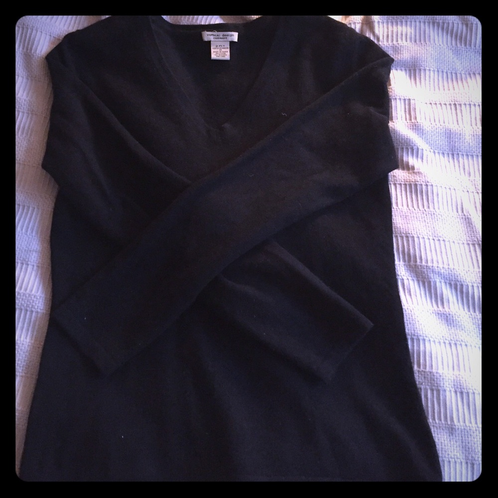 CASHEMERE v neck sweater